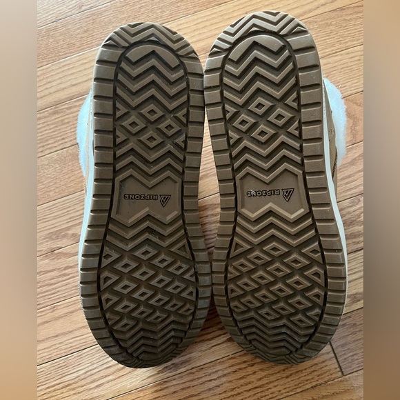 [US11]Ripzone Women's Kensington Waterproof Slip On Brown Suede Boots EUC - Picture 6 of 7